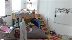 D�tský pokoj má zatím k dispozici desetiletá dcera sama.
