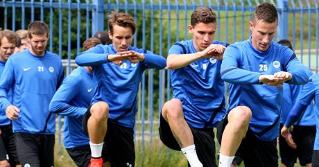 OSTRÝ START. Fotbalisté Slovanu Liberec se po letní píprav poprvé pedstaví v novém roníku nejvyí eské soute. V nedli veer nastoupí doma na stadionu U Nisy od 20.15 proti tradinímu rivalovi z Mladé Boleslavi. 