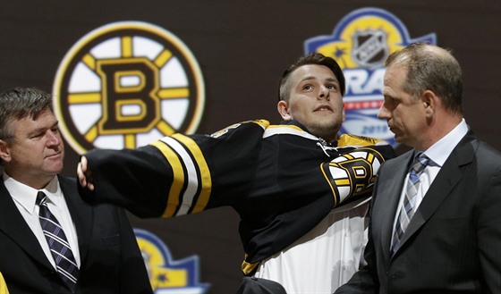 Jakub Zboil poprvé obléká dres Boston Bruins.