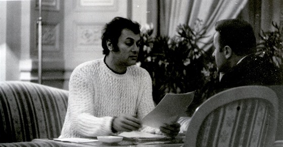 Tehdej�í �editel karlovarského festivalu Ladislav Kachtík (vpravo) s hercem...