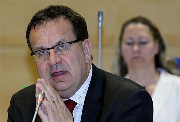 Novou nám�stkyní ministra pr�myslu a obchodu Jana Mládka (na snímku) se stane Lenka Kova�ovská. 