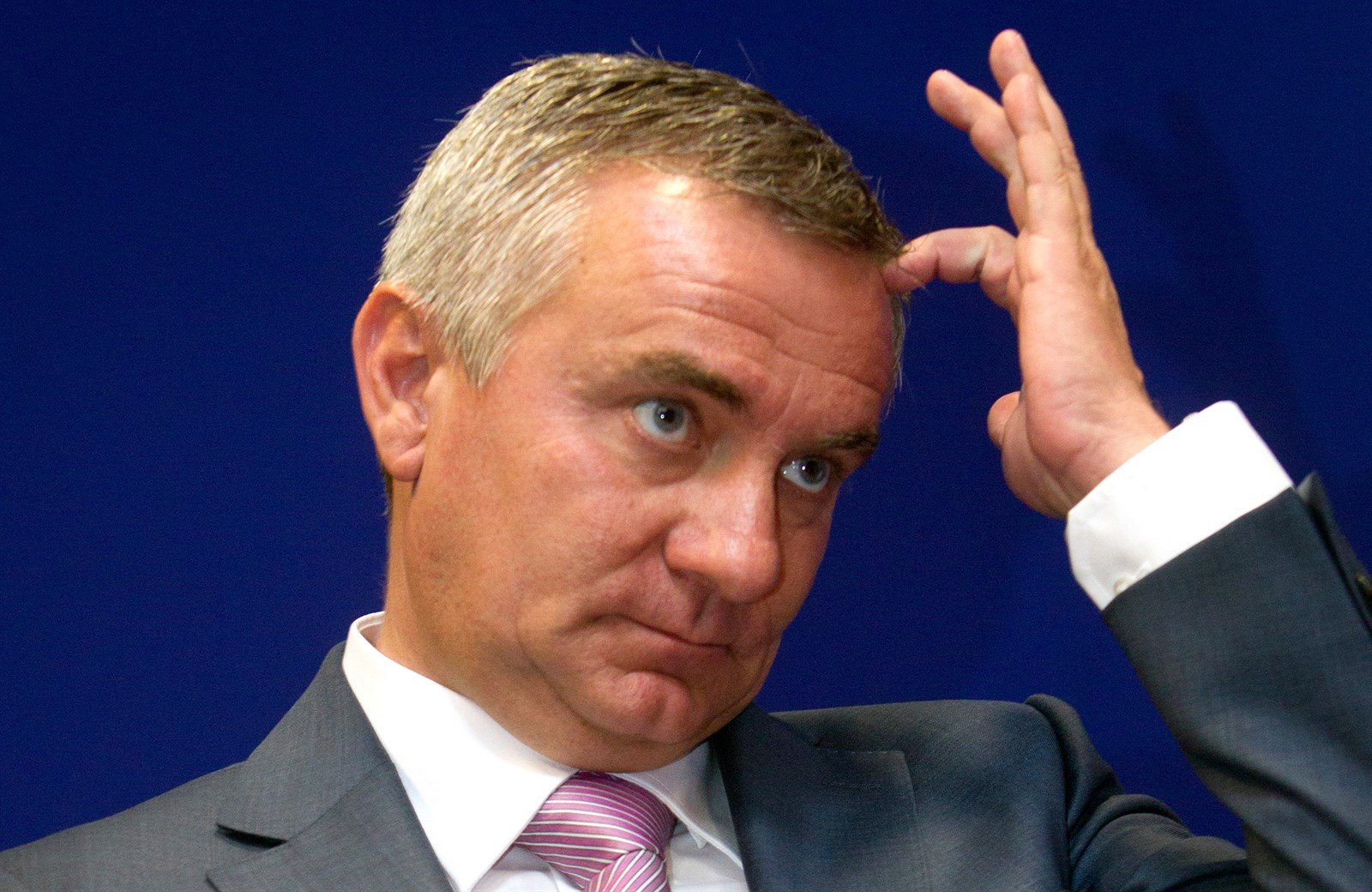 Vratislav Myná�