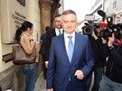 Kancléř prezidenta Vratislav Mynář předal ve Sněmovně své majetkové přiznání...