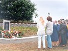 Obec Krouna z��dila na m�st� trag�die pomn��ek se jm�ny ob�t�.