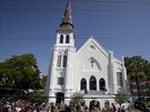 Lidé na mi v Charlestonu uctili památku obtí tvrteního útoku (21. ervna...