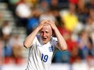 Anglický záloník Will Hughes lituje zahozené ance.