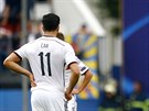 Nmetí fotbalisté Emre Can (vlevo) a Johannes Geis jakoby nemohli uvit, co s...