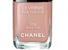 Lak na nehty Le Vernis v odstínu 659 Beige Pur, Chanel, 720 korun
