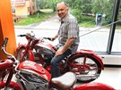 Jaroslav �er� ned�vno otev�el v Kop�ivnici Auto moto muzeum, kter� se vz�jemn�...