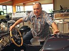 Majitel ned�vno otev�en�ho Auto moto muzea v Kop�ivnici Jaroslav �er�.