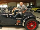 Majitel ned�vno otev�en�ho Auto moto muzea v Kop�ivnici Jaroslav �er�.
