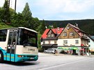 Souasn autobusov ndra v Peci pod Snkou.