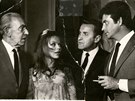 V roce 1964 se ve Varech sešli (zprava) herec Pierre Brice, tehdejší ředitel...