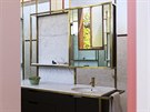 Malým luxusem dýchá koupelna rodi obloená drobnou keramickou mozaikou. Lázni...