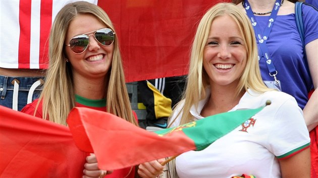 Portugalské fanynky se usmívaly. Jejich tým semifinále Eura do 21 suverénně ovládl.