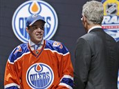 Jednika draftu Connor McDavid si v dresu Edmontonu povd s Craigem...