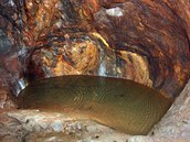 U Zlatých Hor mohou turisté vyrazit do Potovní toly, která kdysi patila k...