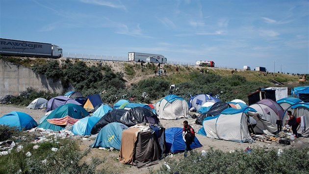 Tábor migrantů ve francouzském Calais (25. června 2015)