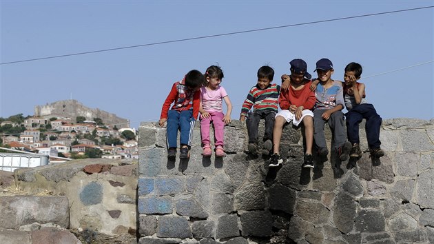 Afghánské děti na řeckém ostrově Lesbos (16. června 2015)