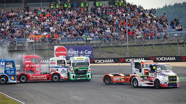 Tm roudnick stje Buggyra na ptm zvodu FIA ETRC 2015 na nmeckm Nrburgringu