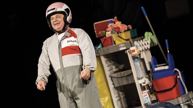 Bob Klepl v komediální one man show Vysava.