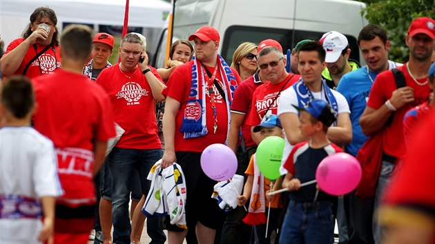 Star fotbalov stadion za Lunkami host rozluku Petra vancary s karirou. Na zpas dorazilo 25 tisc lid (27. ervna 2015).