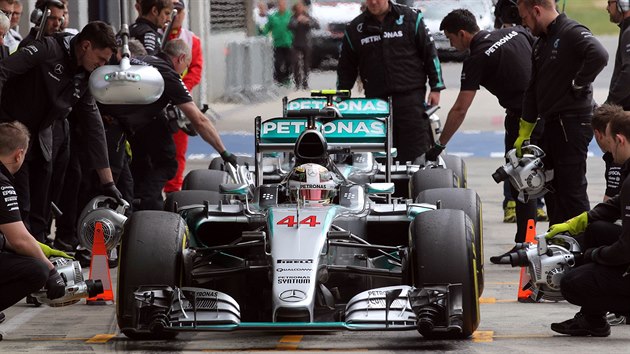 Lewis Hamilton z Mercedesu bhem kvalifikace na Velkou cenu Rakouska
