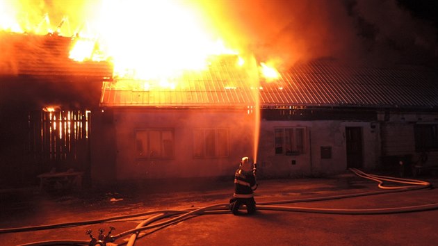 Noční požár u Turnova.