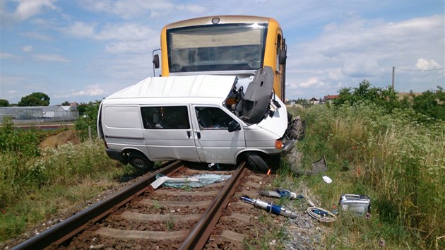 Ve Strnici smetl osobn vlak na pejezdu auto (24. 6. 2015).