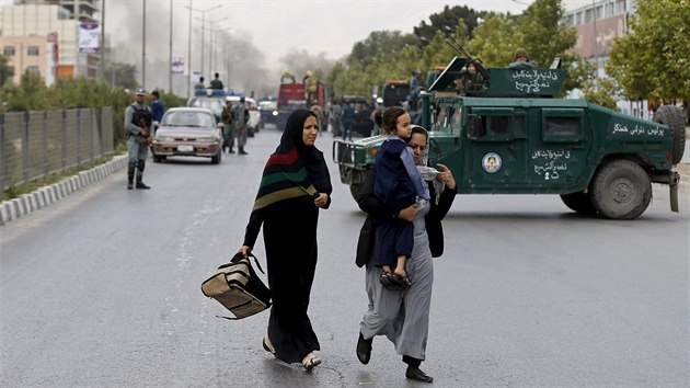 Na budovu afghnskho parlamentu zatoil Taliban (Kbul, 22. ervna 2015).