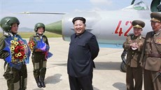 V Severní Koreji poprvé za knipl nadzvukových stíha�ek usedly �eny (22. �ervna...