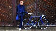 Alex Erdman stará kola renovuje pro lidi, kteří chtějí při jízdě ve městě...