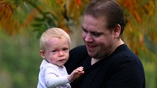 Radek Neuschl z K�i�ovatky se pere s vá�nou nemocí. Choroba s poetickým názvem...