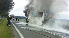 Po�ár autobusu likvidovaly dv� hasi�ské jednotky.