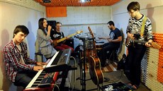 Tinecká kapela Noemiracles, která uspla v souti iRampa, zkouí v nedalekém...