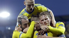 Švédové se radují, útočník John Guidetti právě vstřelil první gól v semifinále...