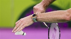 eský badmintonista Petr Koukal na kurt nepijde bez hodinek.