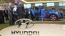 Společnost Hyundai slavnostně představila vůz Tucson, po kterém je veliká...