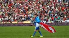 Starý fotbalový stadion za Lu�ánkami hostil rozlu�ku Petra �vancary s kariérou....