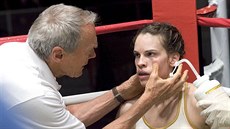 Clint Eastwood a Hilary Swanková ve filmu Million Dollar Baby (2004)