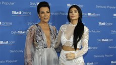 Kris Jennerová a její dcera Kylie (Cannes, 24. ervna 2015)