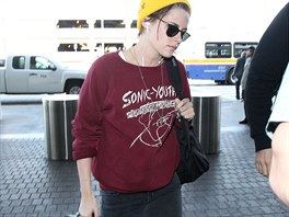 Styl hereky Kristen Stewartové charakterizuje smsice nadasových kousk s...