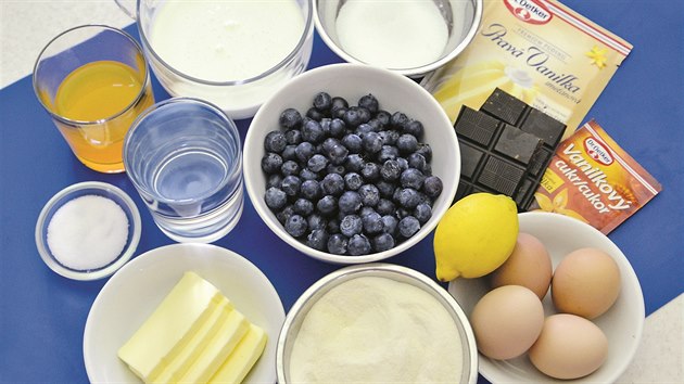 Ingredience pot�ebn� na ob�� bor�vkov� v�trn�k z odpalovan�ho t�sta.