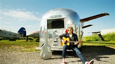 Karavan dostal k ptapadesátým narozeninám od své eny.