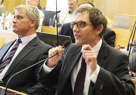Petr Podhola z SSD (vpravo) byl iniciátorem návrhu na rozbití radní koalice.