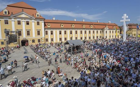 Dny lidi dobré vle a oslavy výroí píchodu vrozvst Cyrila a Metodje na Velehrad. Na snímku arcibiskup Jan Graubner (5. ervence 2015). 