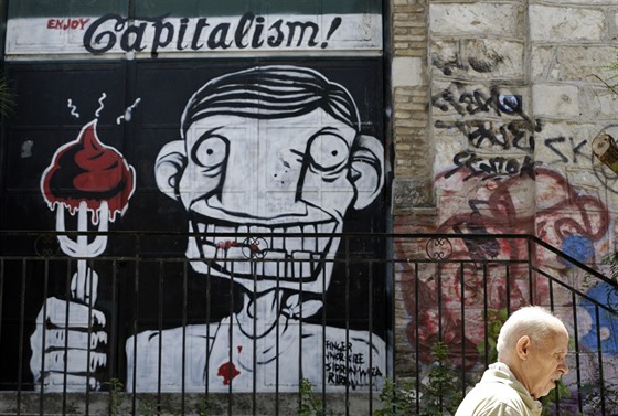 Graffitti v Aténách namířené proti kapitalismu.