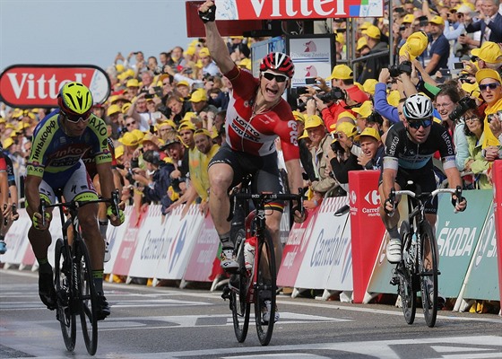 TSNÝ FINI. 2. etapu Tour de France vyhrál v závreném spurtu Andre Greipel...
