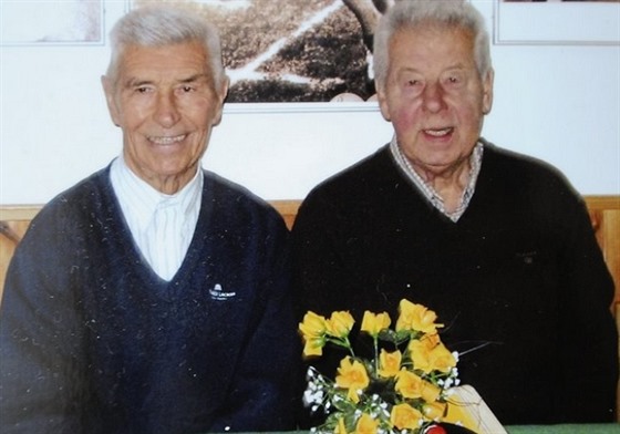 LEGENDA SLAVÍ 83. Jet loni Stanislav Ehnert (vlevo) slavil s Josefem...