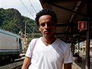 tyiadvacetilet Eritrejec Dejen Asefaw m sv vci schovan v batohu pi...